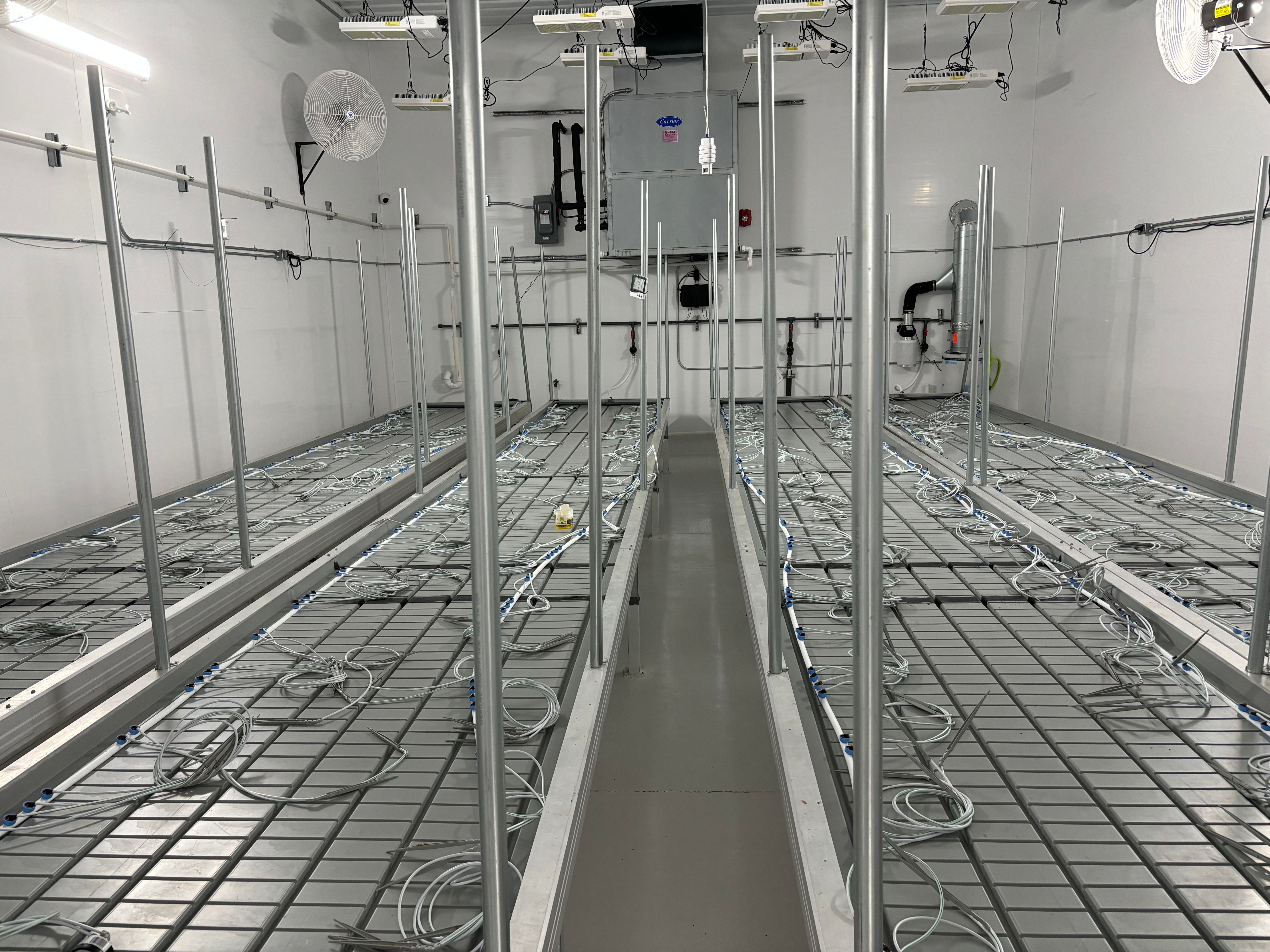 Hortitech 5' Wide Rolling Bench - 1.5'-2' Adjustable Height