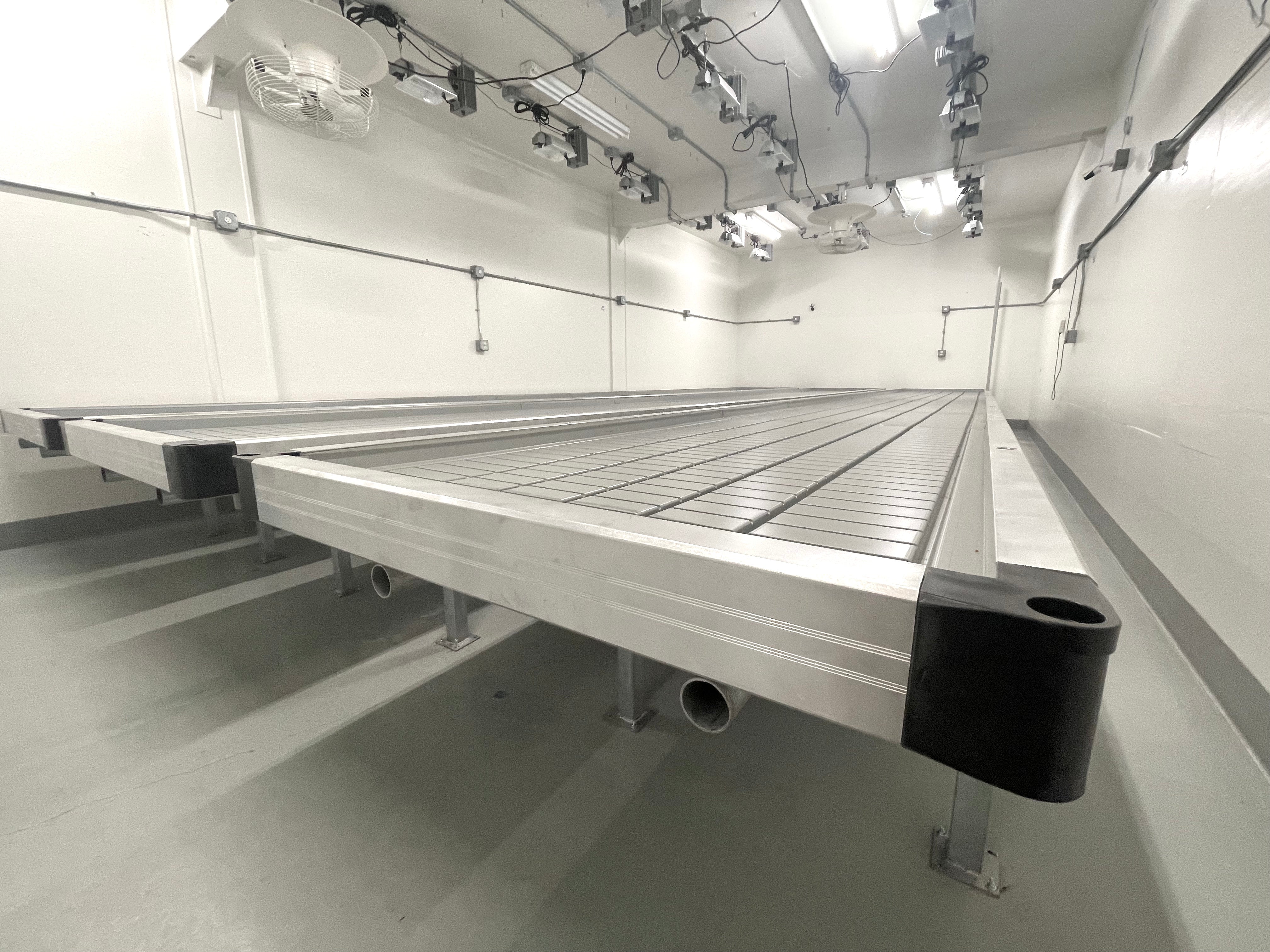 Hortitech 5' Wide Rolling Bench - No Trellis - 1'-1.5' Adjustable Height