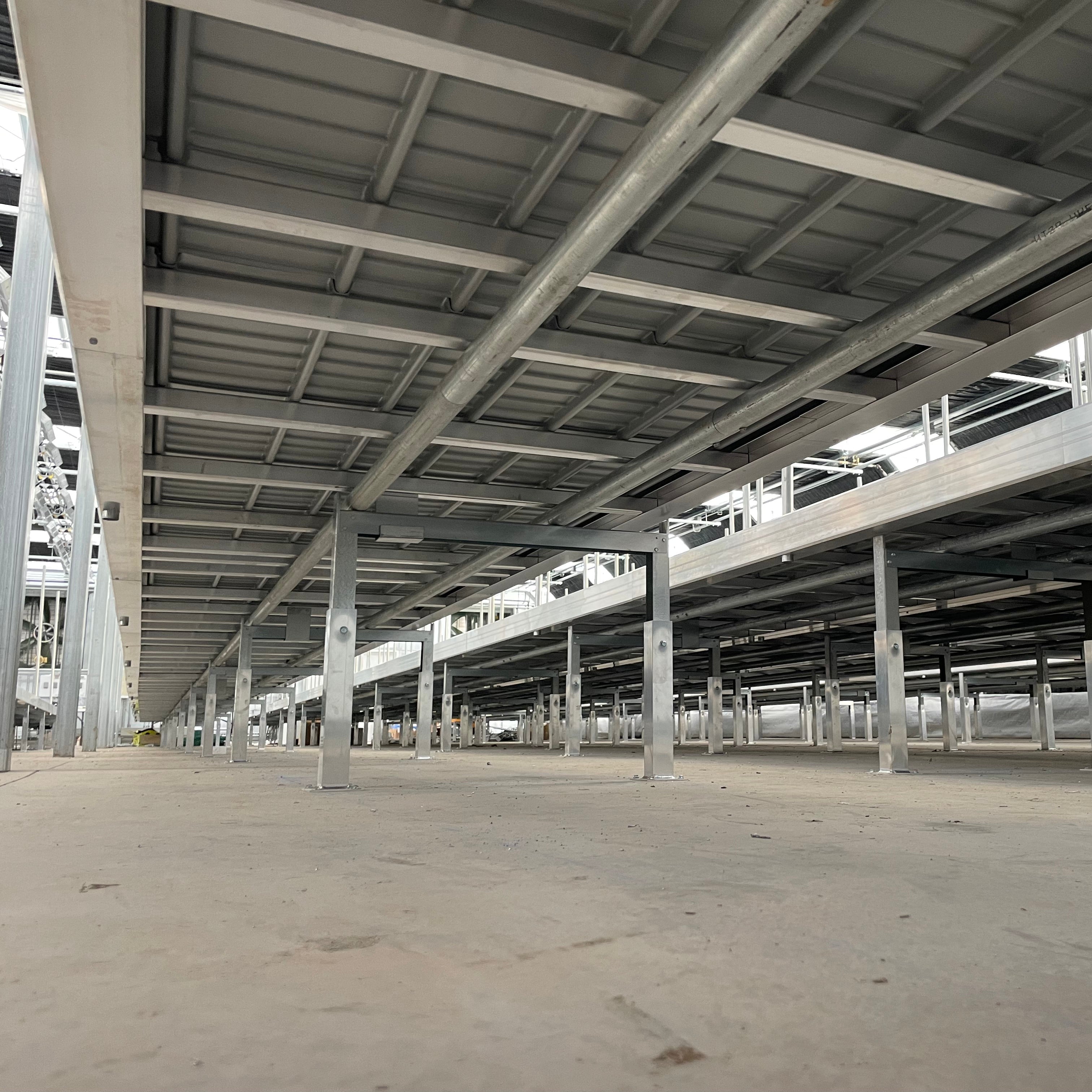 Hortitech 4' Wide Rolling Bench - 1'-1.5' Adjustable Height