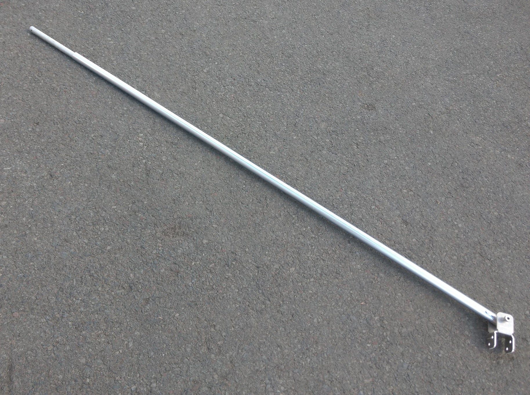 Telescoping Arm for Light Deprivation